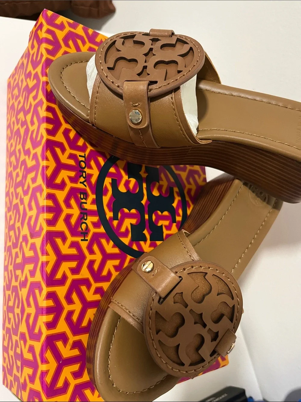 Woman sandals size 6